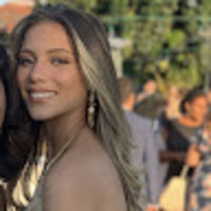 Meet your Posher, Yanna